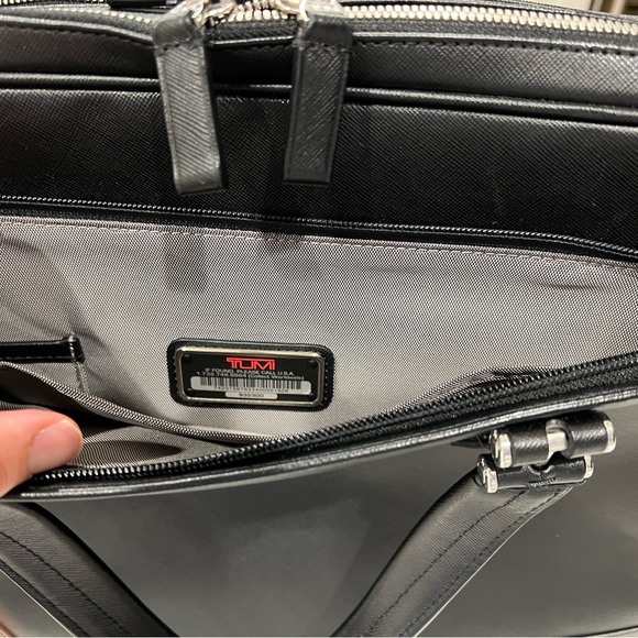 TUMI Astor Regis Italian Leather Briefcase - Picture 4 of 16